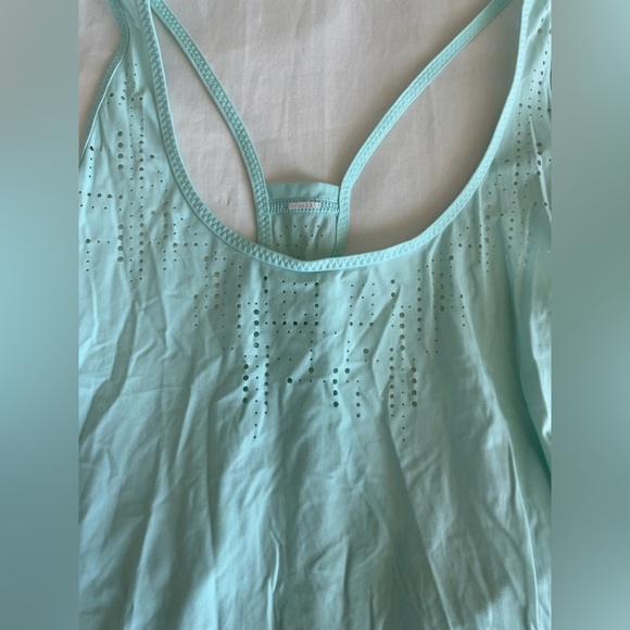 Lululemon tank top 🌊 - Picture 3 of 5